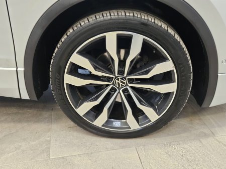 2021 Volkswagen Tiguan 2.0 TDI 150HP R-Line DSG €33,950 thumbnail