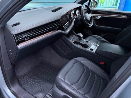 2023 Volkswagen Touareg N1 2 Seat Commercial Van €49,950 thumbnail