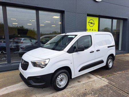 2024 Opel Combo  €17,950