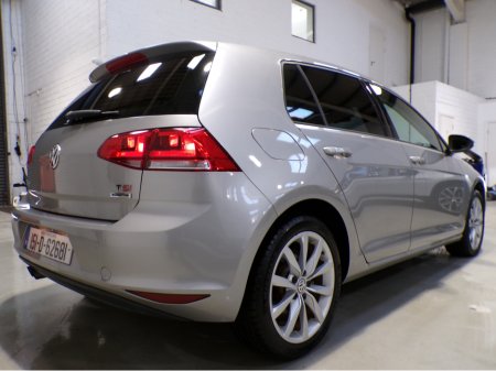 2015 Volkswagen Golf *ONLY 45,000*AUTO*VW GOLF 1.4 TSI HIGH-LINE*COLOUR CAMERA WITH ADAPTIVE CRUISE*UP-GRADED VW ALLOYS*XL MEDIA*HIGH-LINE BODY STYLING*FLAT-BOTTOM SPORT STEERING WHEEL WITH PADDLE SHIFT*RADAR ASSIST**ANTI €14,900 thumbnail