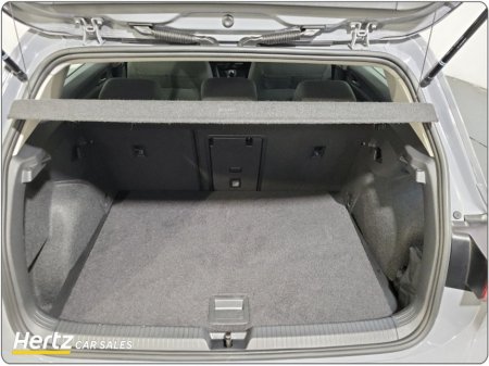 2023 Volkswagen Golf LIFE 2.0 TDI 115HP Diesel Manual €26,995 thumbnail