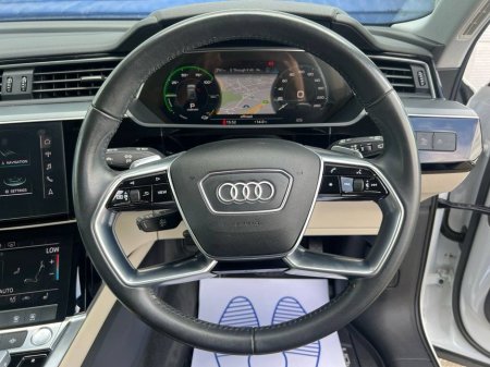 2020 Audi e-tron RS-PERFORMANCE 50 QUATTRO // LEATHER HEATED SEATS // ADAPTIVE AIR SUSPENSION // DUAL ZONE CLIMATE CONTROL // DIGITAL CLUSTER €27,900