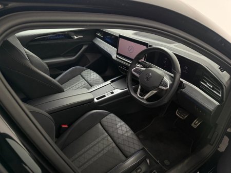 2025 Volkswagen Passat R-LINE 1.5 PHEV DSG €42,990 thumbnail