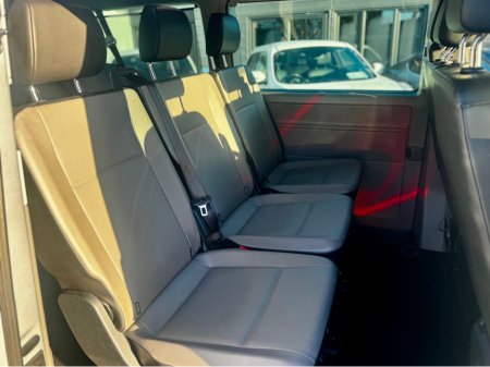 2020 Volkswagen Transporter Shuttle T6 SHL COMFORT TDI 150HP M MANUAL 6SPEED FWD 5DR €47,950 thumbnail