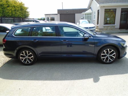 2015 Volkswagen Passat 151/LEATHER/1.6 TDI SE BLUEMOTION 120-BHP 6SP 5DR/HEATED ELECTRIC LEATHER SEATS/FOGS/P-SENSORS/FINANCE/CARD PAYMENTS & WARRANTY AVAILABLE/ADAPTIVE CRUISE/ROOF RAILS/HIGH-SPEC/LOW TAX€190 €12,750
