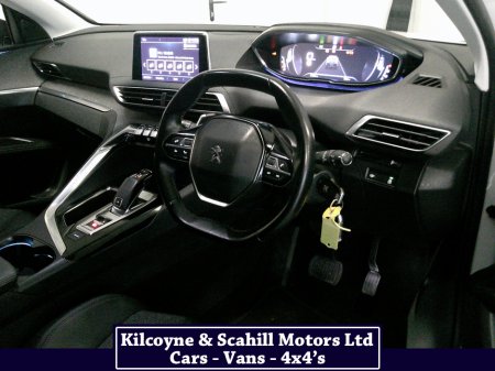 2020 Peugeot 5008 ALLURE BLUEHDI S/S A €27,950 thumbnail