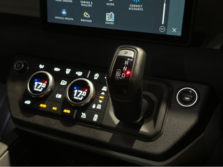 2022 Land Rover Defender D110 3.0 TURBO DIESEL COMMERCIAL €49,950 thumbnail