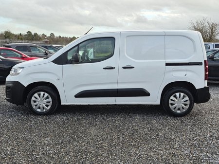 2021 Citroen Berlingo Enterprise 650 Van 1.5 Diesel with 3 seats in front and side loading door. thumbnail