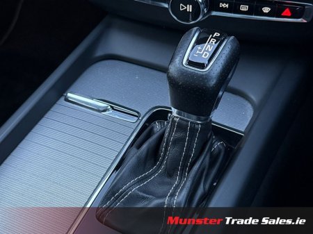 2018 Volvo XC60 D4 190HP AWD R-DESIGN €28,950 thumbnail