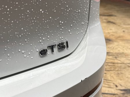 2021 Volkswagen Golf ETSI ACTIVE - FACTORY ALLOYS - PADDLE SHIFT - REVERSE CAMERA - CRUISE CONTROL €22,950 thumbnail