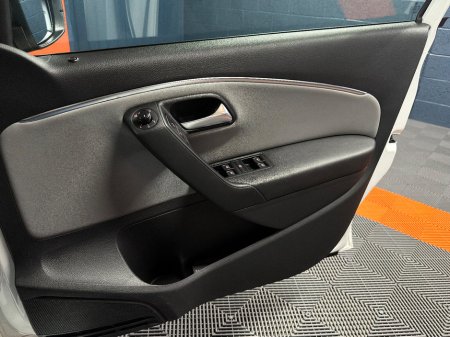 2016 Volkswagen Polo 1.4 TSI 5DR 150HP BlueGT DSG €13,850 thumbnail