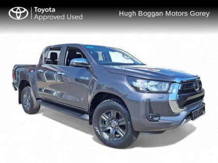 2025 Toyota Hilux 2.8 SR5 Manual