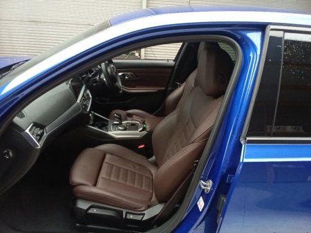 2022 BMW 3 Series 330e M SPORT AUTO HYBRID // BROWN LEATHER €27,995