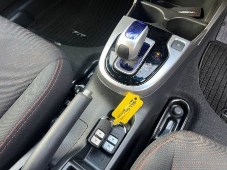 2016 Honda Fit SPORT 1.5 HYBIRD AUTO // REVERSE CAMERA // DIAMOND CUT ALLOYS // DIGITAL CLIMATE CONTROL €10,900 thumbnail