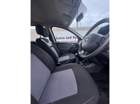 2017 Dacia Duster PRESTIGE 1.5 DCI 110 4X2 4DR €9,400 thumbnail