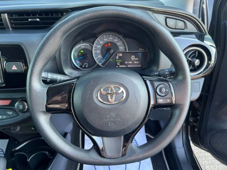 2019 Toyota Yaris 1.5 HYBRID AUTO // 14