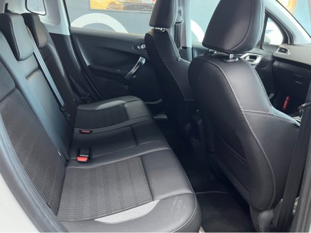 2017 Peugeot 2008 €12950! 2017 PEUGEOT 2008 1.2 AUTOMATIC €12,950 thumbnail