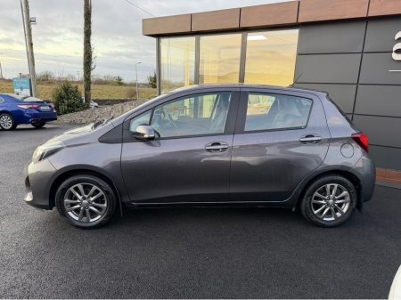 2015 Toyota Yaris Mint Yaris - 1.0 petrol - fantastic spec €11,750 thumbnail