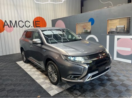 2020 Mitsubishi Outlander OUTLANDER 2.4 HYBRID / 59k KMs / HEATED SEATS & WHEEL  , REVERSE CAMERA , ADAPTIVE CRUISE & MORE €25,950