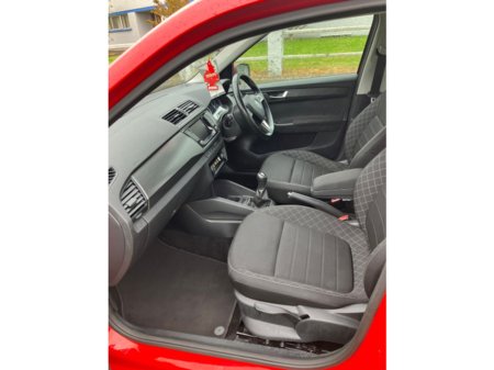 2016 Skoda Fabia 1.2 TSI SE L 90PS 5DR €7,500 thumbnail