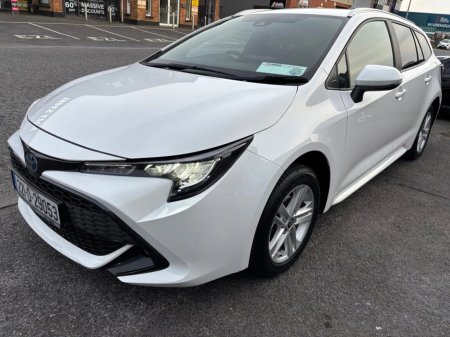 2022 Toyota Corolla 1.8 Hybrid Luna Saloon €20,750