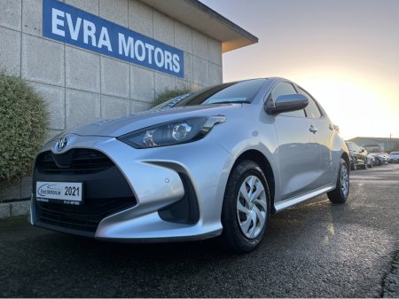 2021 Toyota Yaris X HYBRID AUTOMATIC 1.5 PETROL //KEYLESS ENTRY//REVERSE CAMERA//ADAPTIVE CRUISE CONTROL// €16,950 thumbnail