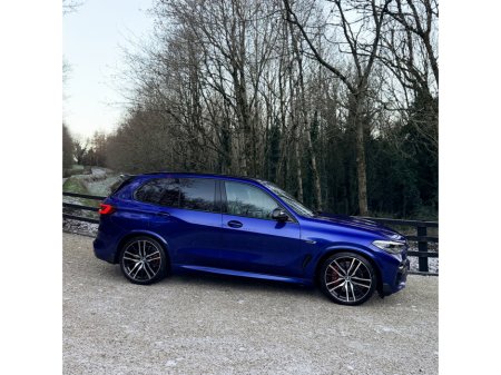 2022 BMW X5 2022 (221) BMW X5 45e M Sport Pro *SAN MARINO BLUE €64,999 thumbnail