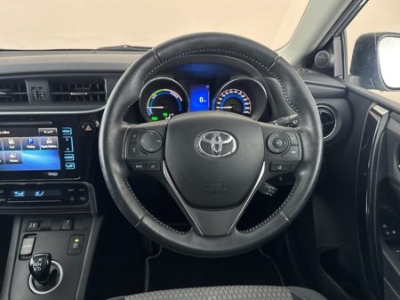 2018 Toyota Auris HYBRID LUNA SPORT €18,450 thumbnail