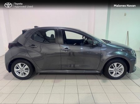 2023 Toyota Yaris 1.5 HYBRID LUNA 4DR €22,950