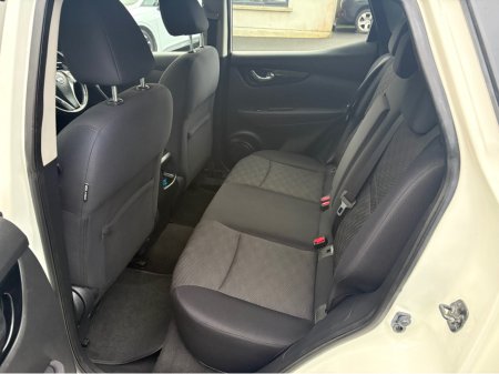 2015 Nissan Qashqai 1.2 PET SV E6 4DR €9,450 thumbnail