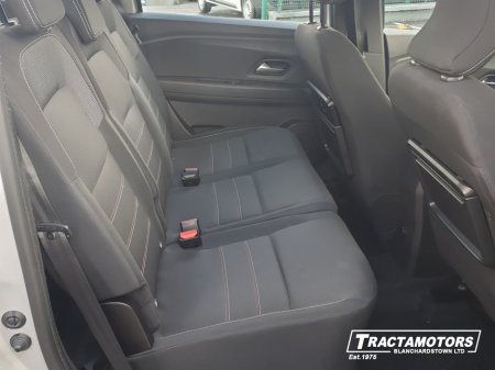 2023 Dacia Jogger EXTREME SE TCE 110 5DR 7 SEATS €19,499