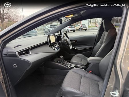 2023 Toyota Corolla HYBRID L/SPORT HB €27,950 thumbnail