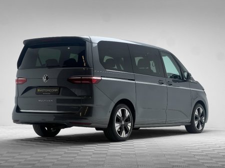 2023 Volkswagen Multivan STYLE 1.4 PHEV DSG *7 SEATER* €62,990 thumbnail