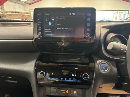 2023 Toyota Yaris Cross LUNA HYBRID AUTO €28,500 thumbnail