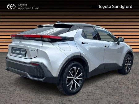 2024 Toyota C-HR 2.0 SPORT + PHEV HYBRID // PANORAMIC ROOF // APPLE CARPLAY/ANDROID AUTO // REAR CAMERA & PARK ASSIST // FULL WARRANTY €38,945