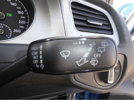 2015 Volkswagen Golf with NCT €13,950 thumbnail