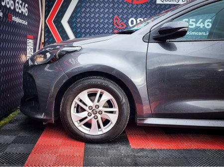 2022 Toyota Yaris 1.0 LUNA 4DR 1 Year Warranty €14,250 thumbnail