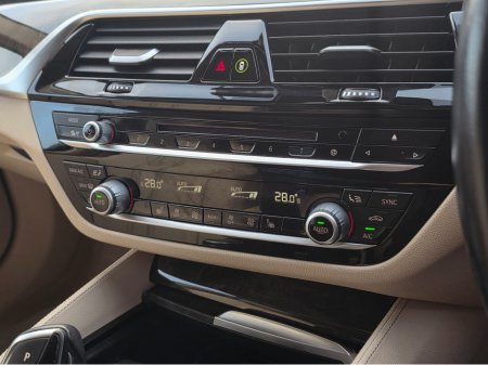 2017 BMW 5 Series ( 172 REG ) 523D LUXURY - CARPLAY NAVIGATION EDITION FULL LEATHER ELECTRIC HEATED SEATS - 360 REVERCE CAMERA - PRIVACY GLASS €24,950 thumbnail