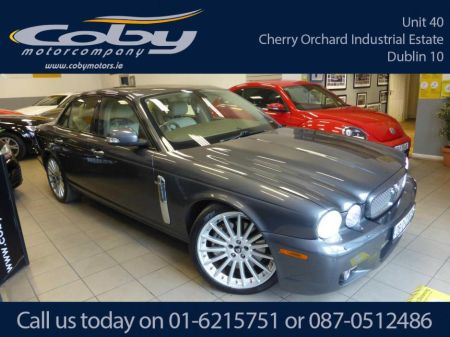2006 Jaguar XJR 4.2 SUPERCHARGED V8 4DR AUTO 405 BHP. Stunning car with 2 Keys, Heated Seats, MFSW, SAT NAV, Dual Climate Control, Leather Seats, Interior Wood Finish, and Much Much More.