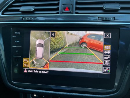 2018 Volkswagen Tiguan R-LINE 4 MOTION AUTOMATIC 2.0 DIESEL //MASSIVE SPEC//FULL LEATHER//HEAD UP DISPLAY//HEATED SEATS//360 PARKING CAMERAS// €29,950 thumbnail