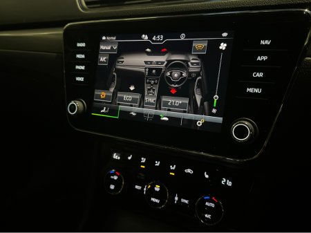 2023 Skoda Superb ESTATE E-HYBRID AUTOMATIC €29,950 thumbnail