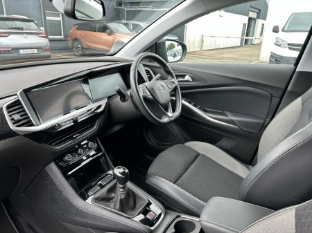 2022 Opel Grandland MY21-SRI-1.2 130PS 130PS-PET-6SP 4DR X €27,950