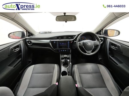 2016 Toyota Auris 1.4d Terra €10,995