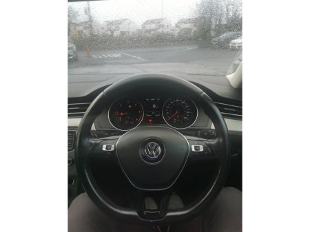 2016 Volkswagen Passat 1.6 TDI BLUEMOTION 120PS 4DR €9,000 thumbnail