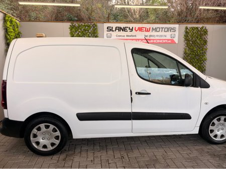 2017 Peugeot Partner PROFESSIONAL 1.6 BLUE HDI 75 3 €6,590