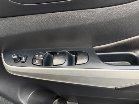 2019 Nissan Navara 2.3 DCI N-GUARD AUTO**NO VAT**31/12/19**FULL BODY KIT**NEW MODEL**MINT**FSH** €25,950 thumbnail