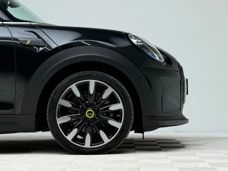 2023 MINI Cooper S ELECTRIC LEVEL 3 €25,990 thumbnail