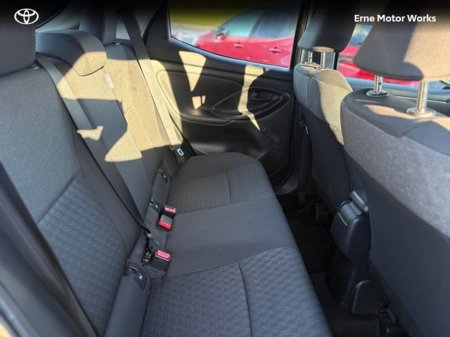 2024 Toyota Yaris YARIS 1.5 HYBRID LUNA €25,450 thumbnail