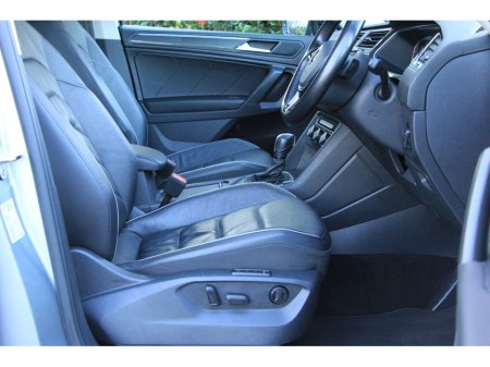 2022 Volkswagen Tiguan Allspace Black Edition R Line * Sunroof * 7 Seats €43,950 thumbnail