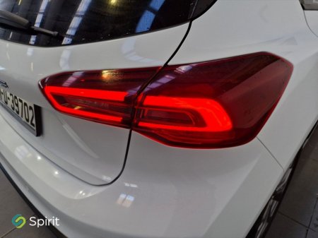 2024 Ford Focus ST-LINE €25,900 thumbnail